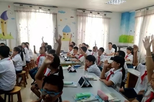 「4G电子学生证」究竟给课堂带来了哪些变化？为何如此受学生们的喜欢？