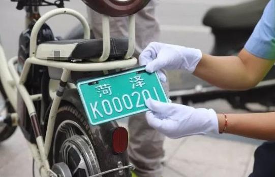 「电摩GPS定位器」电动车乱象，管制电动车还有其他方法吗？