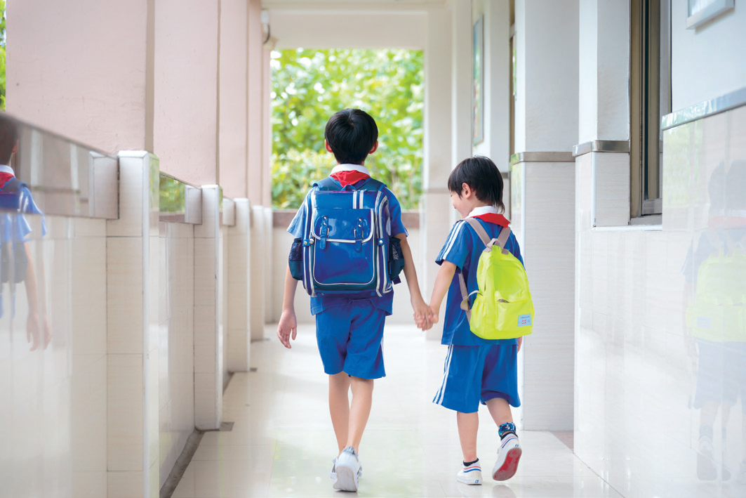 4G智能电子学生证，陪伴孩子安全成长